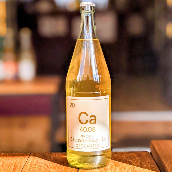 Calcarius - Nu Litr Bianco - Puglia, Italy - Lively, Citrusy White - 1 litre bottle
